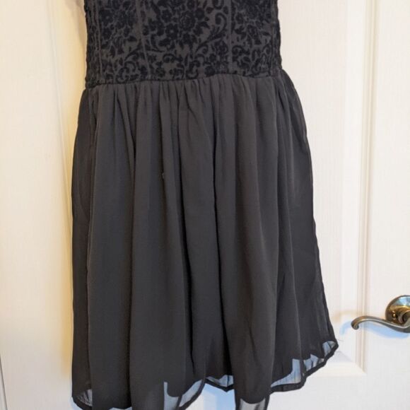 Nwt BOG COLLECTIVE black dress with padded bra velour top size M @Y - Picture 8 of 15